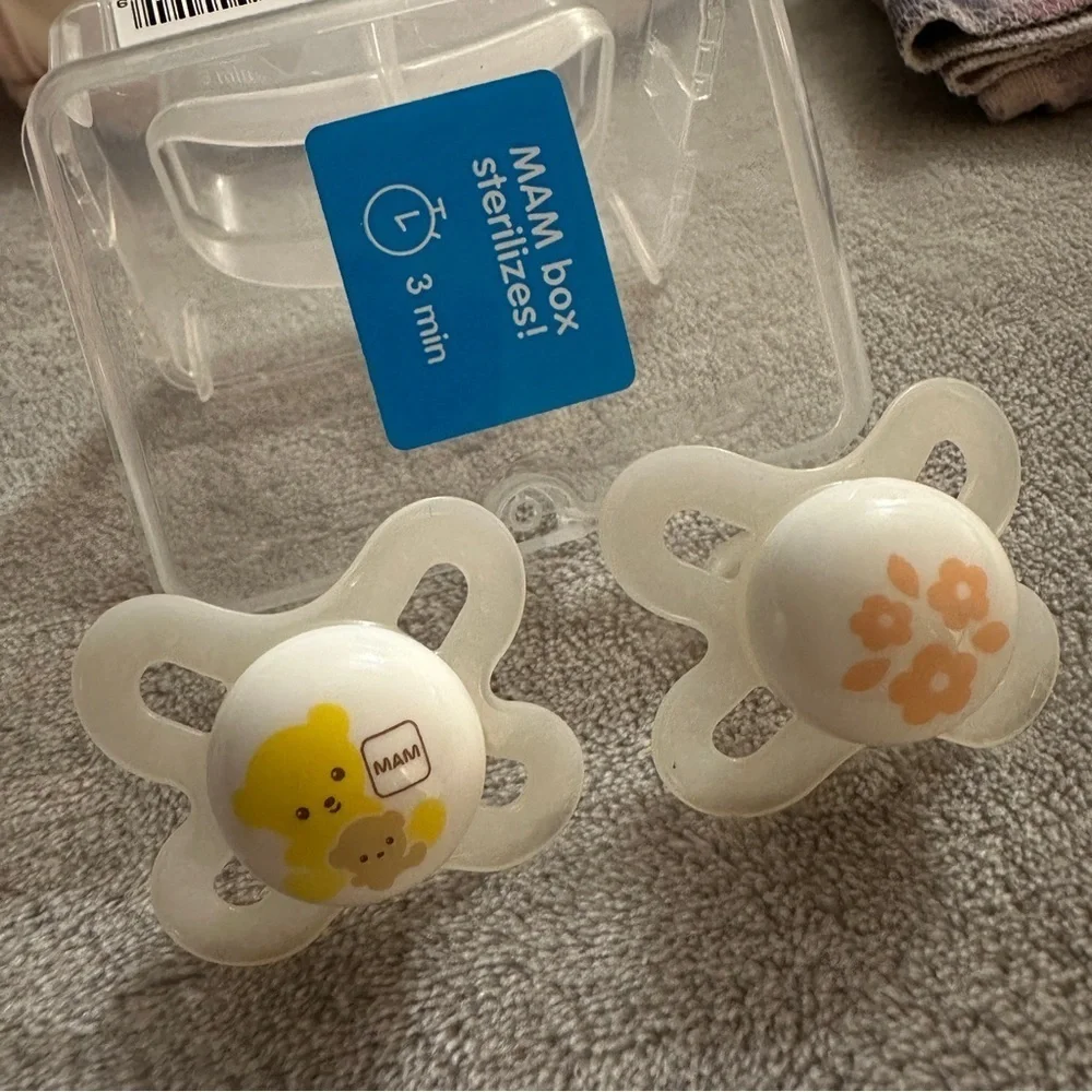 NWT/EUC 11pc Newborn Accessory Bundle: Blankets, Pacifiers, Snot Sucker