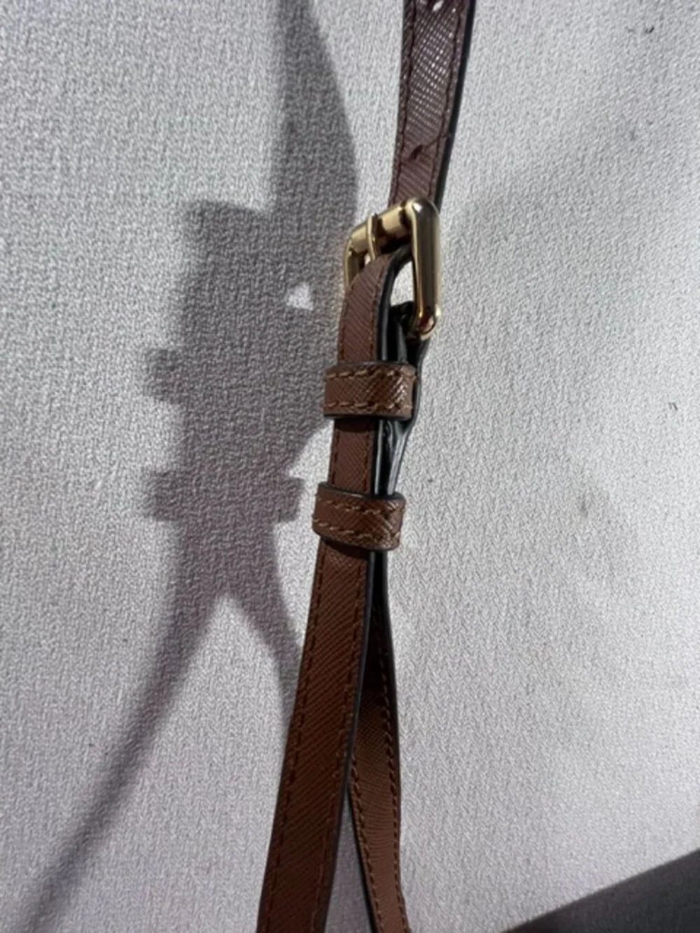 EXPRESS black faux leather crossbody pink‎ lining inside