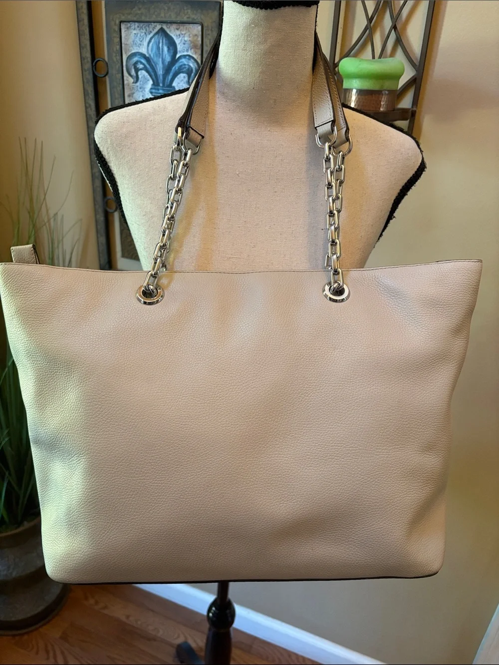 Michael Kors sophisticated pebbled