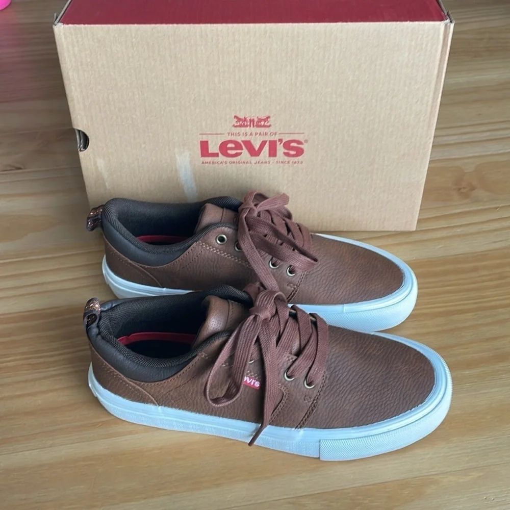 NEW in‎ Box! Levi Men's Alpine Brown Sneaker