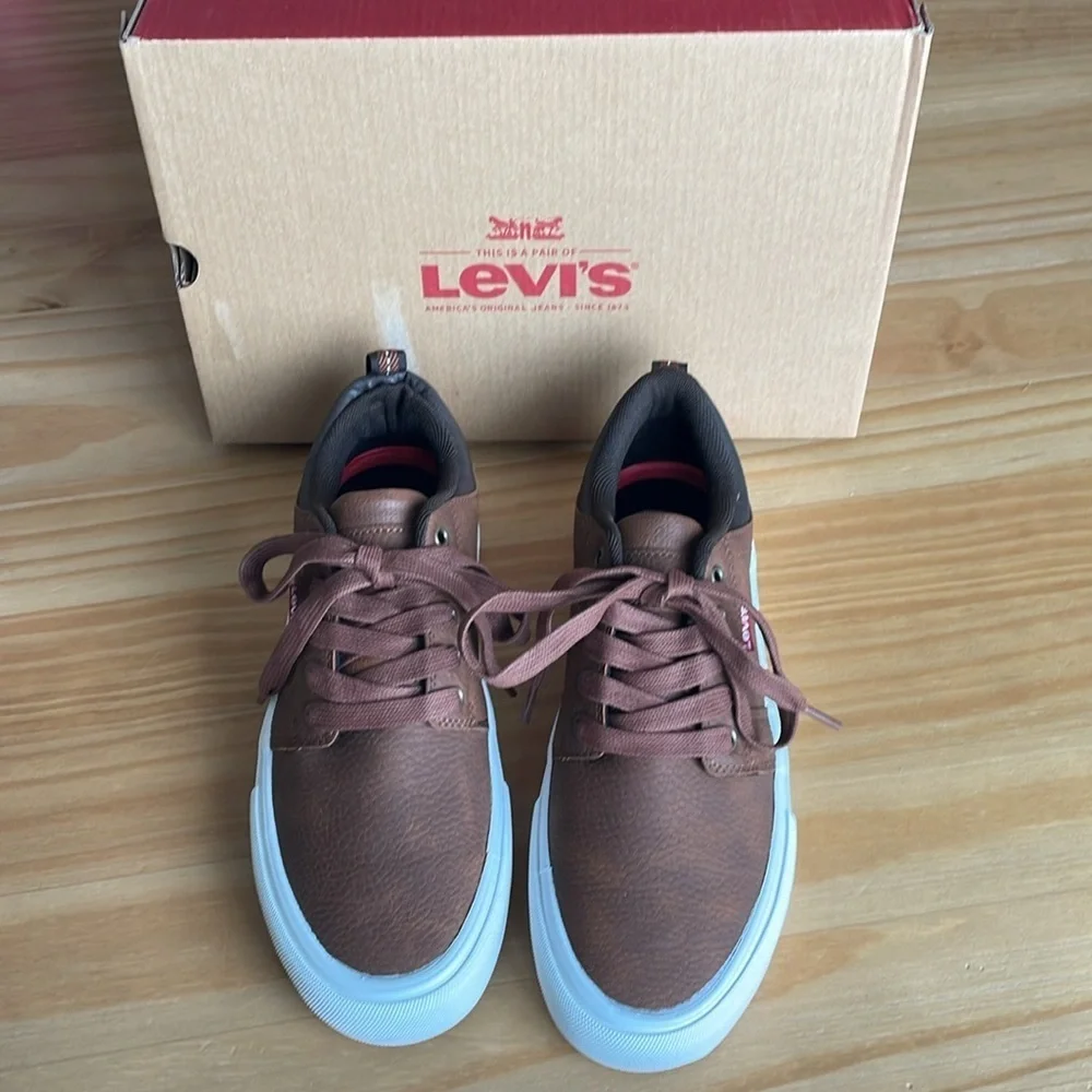 NEW in‎ Box! Levi Men's Alpine Brown Sneaker