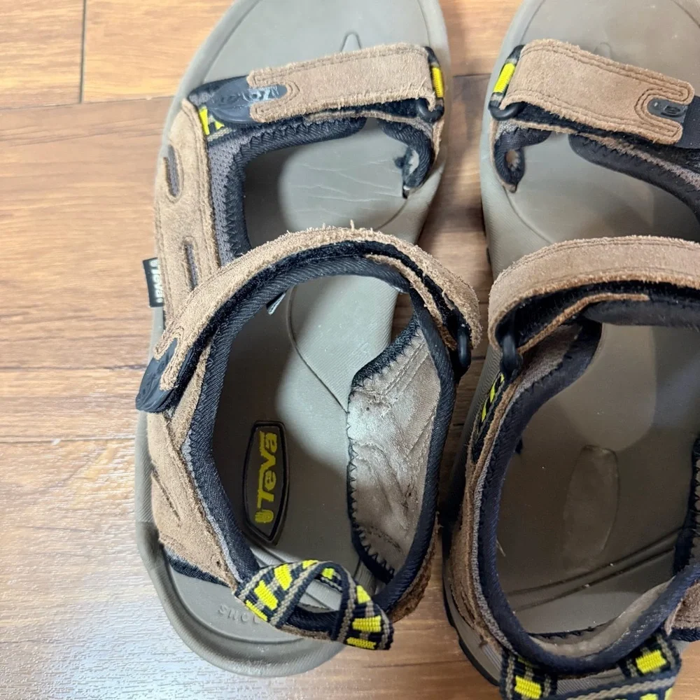 Teva Hurricane XLT2 Mens Sandals Size 9 Brown Hiking Outdoor Adjustable Straps