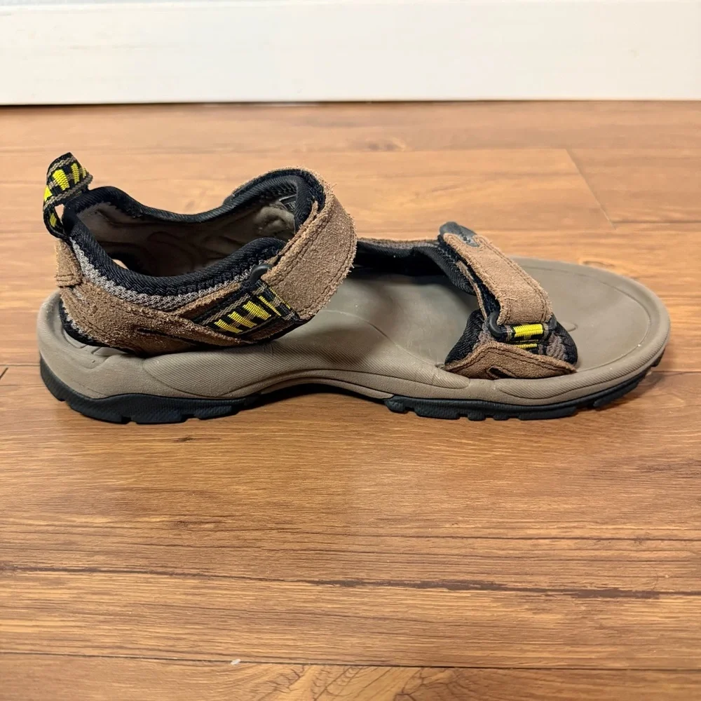 Teva Hurricane XLT2 Mens Sandals Size 9 Brown Hiking Outdoor Adjustable Straps
