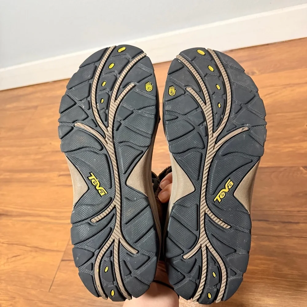 Teva Hurricane XLT2 Mens Sandals Size 9 Brown Hiking Outdoor Adjustable Straps