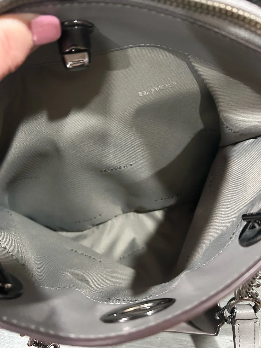 Coach versatile preloved pebbled