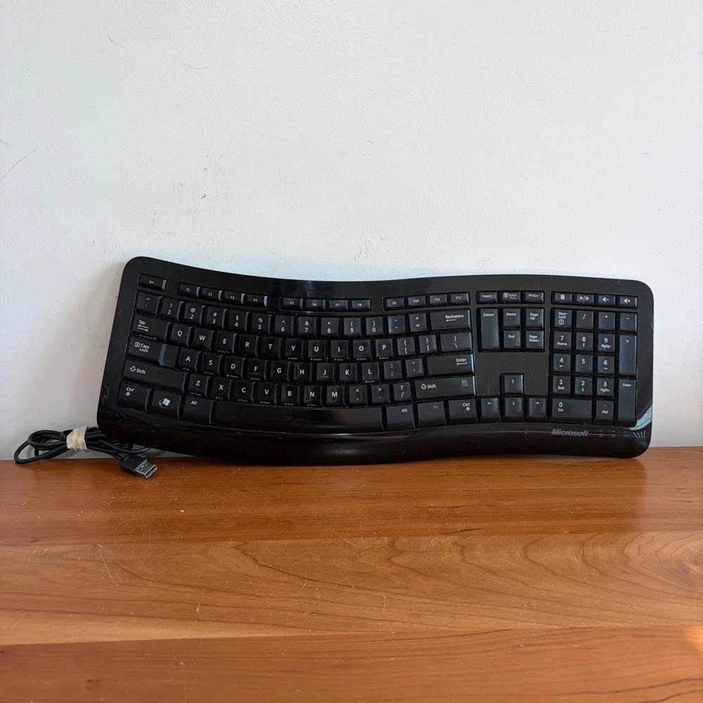 Microsoft Comfort Curve Keyboard 3000 Wired USB Ergonomic Black Model 1482