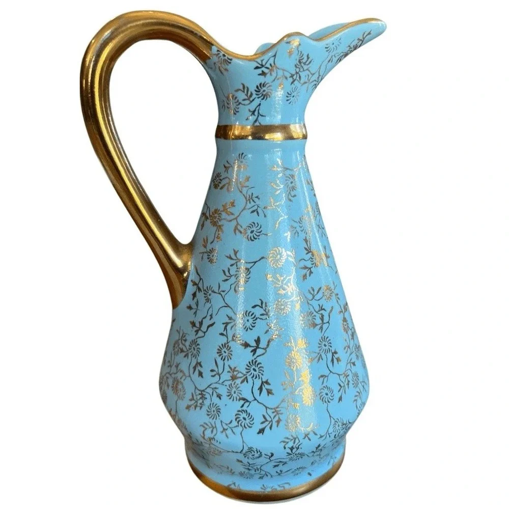 Pearl China Co has elegant hand