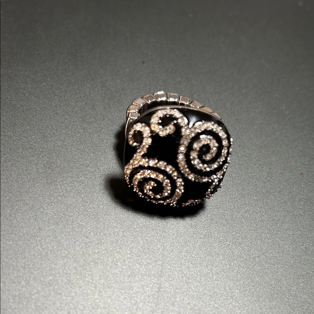 Art Deco Elegant Rhinestone Black & Silver Swirl Stretchy Cocktail Ring Size O/S
