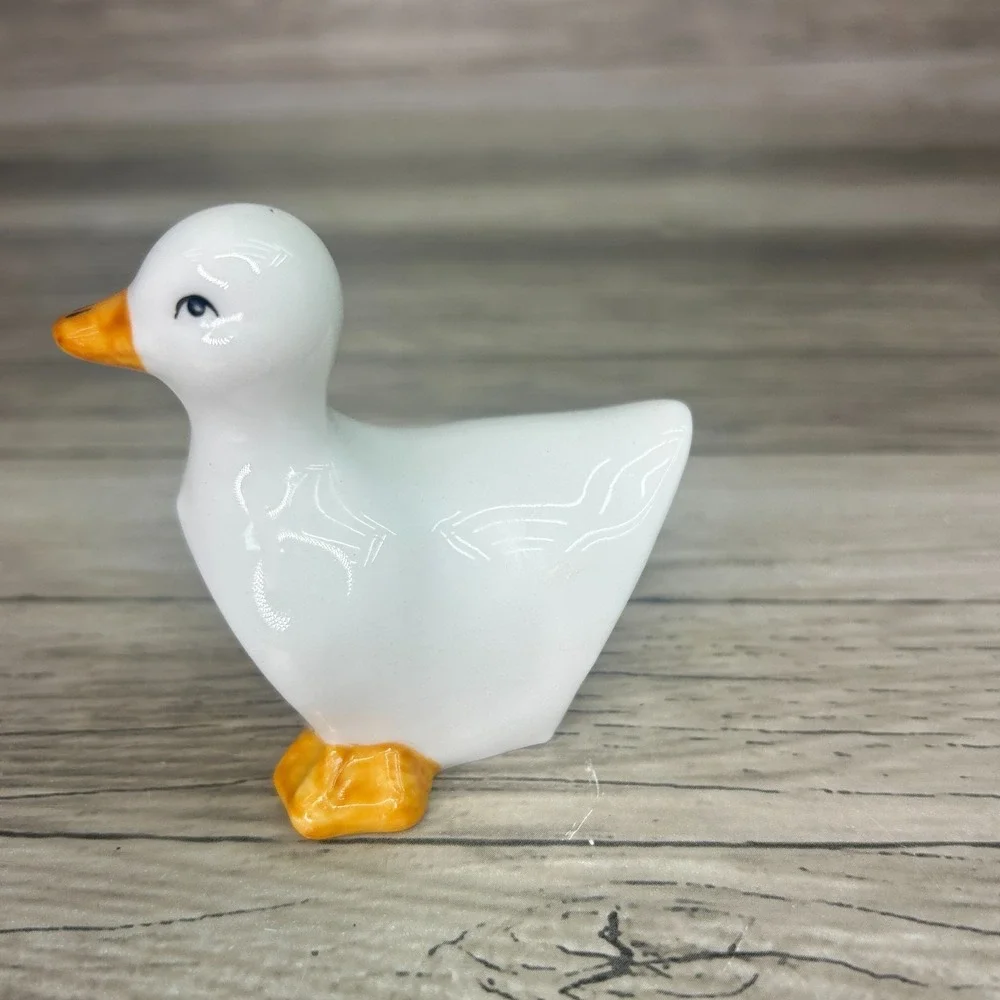 The Unbranded Brand vtg ceramic