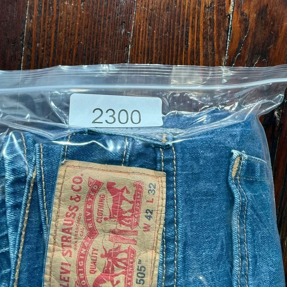 Levis item good