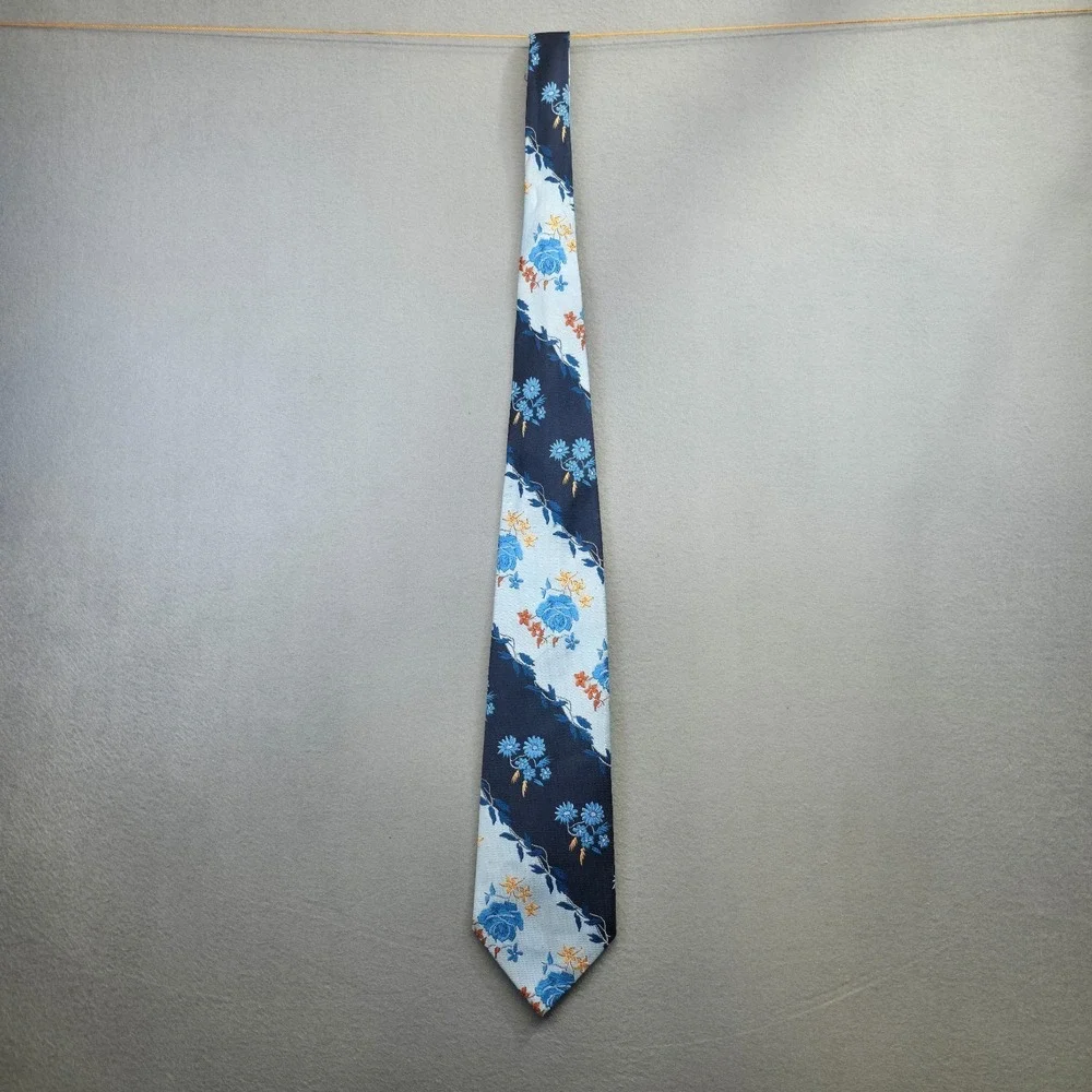 Vintage Castle Blue Floral Striped‎ Neck Tie Size 4.25X58