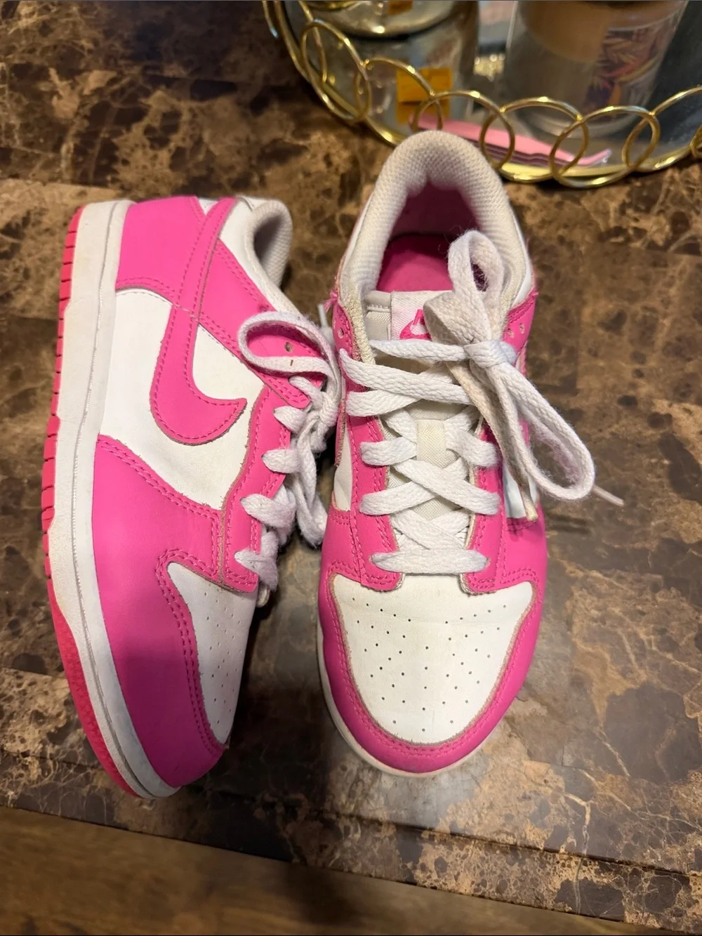 Nike Kids Low-Top Sneakers in Hot Pink and White
