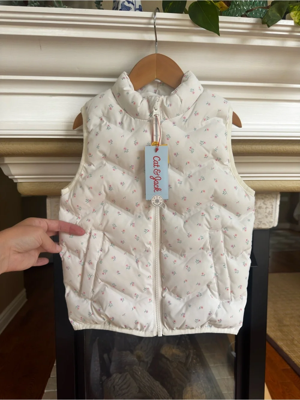 Cat & Jack Cream Quilted Vest Floral Print‎ Full Zip Toddler Outerwear Layering