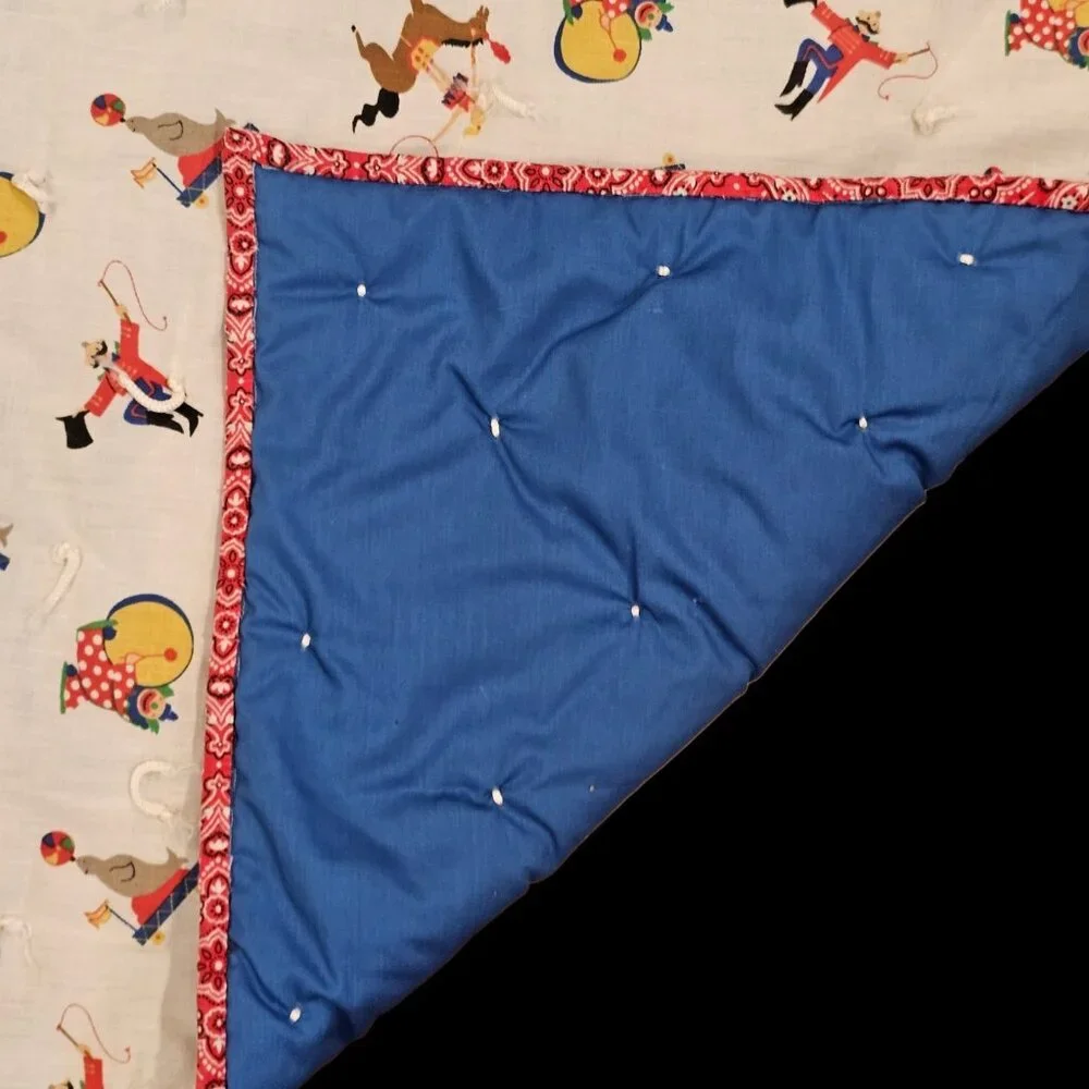 VTG Circus Print Baby Quilt Blanket Tummy Time Clown Unisex White Blue‎ 32x44