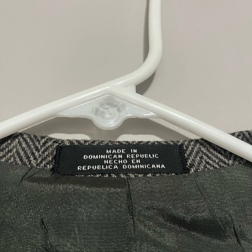 N/A herringbone 100% wool
