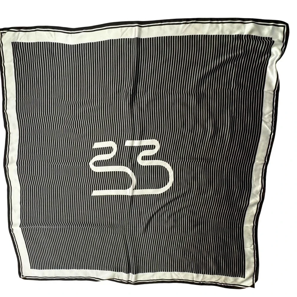 Large Black/White Lined Scarf‎