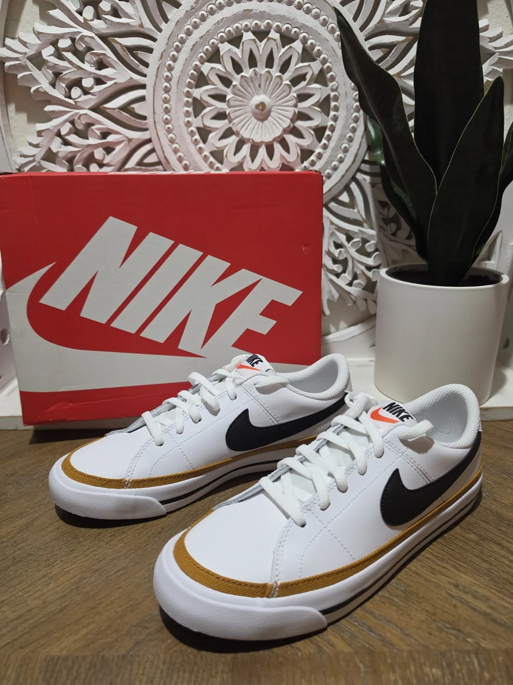NEW Nike Court Legacy White Low-Top Sneakers Black Swoosh/Gold Trim Size 5Y