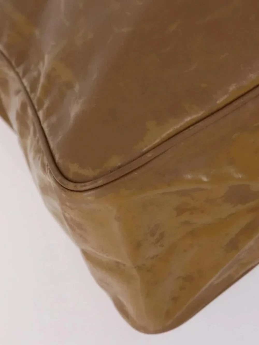 CHANEL brand	chanel color	brown