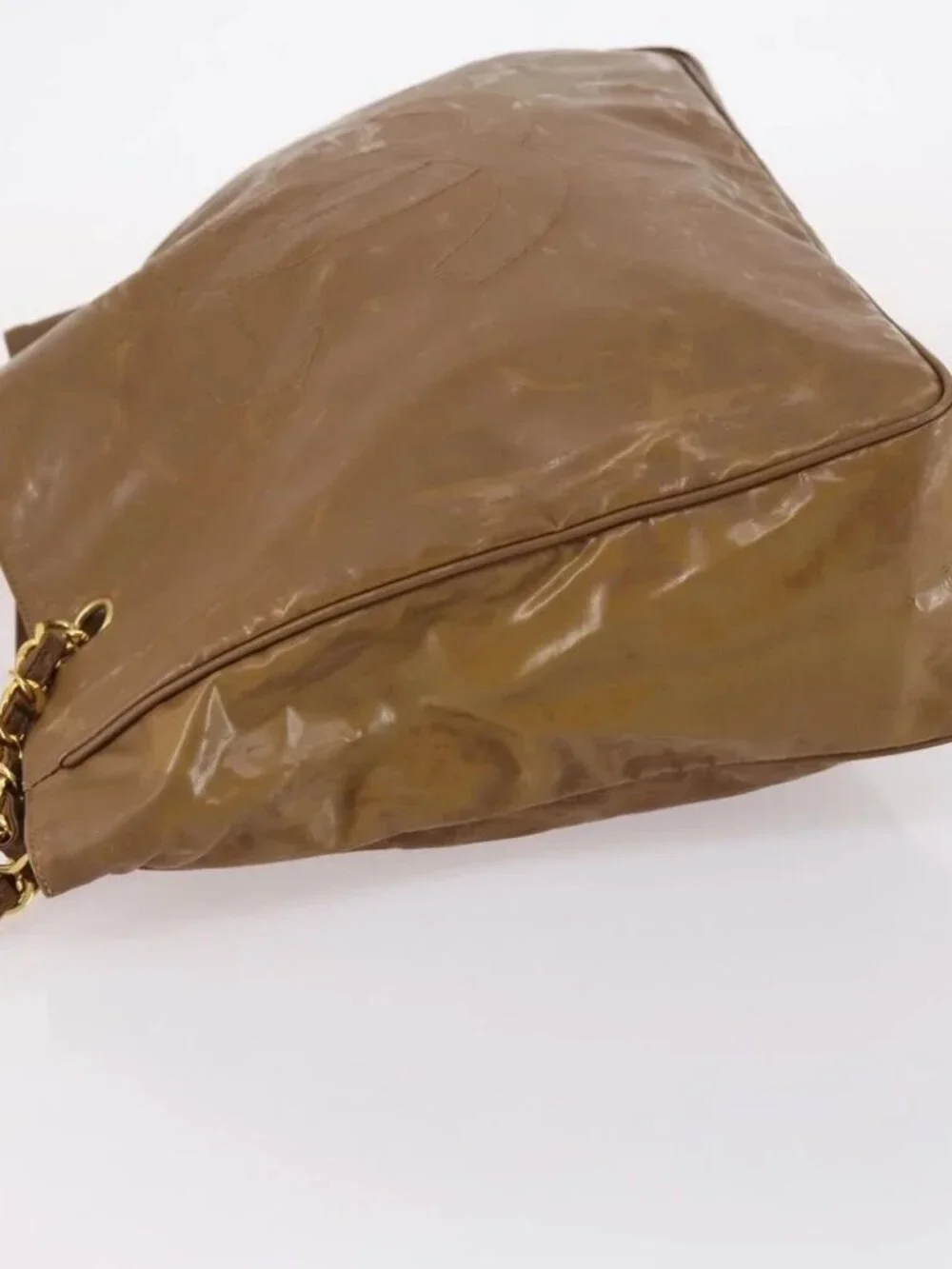 CHANEL brand	chanel color	brown