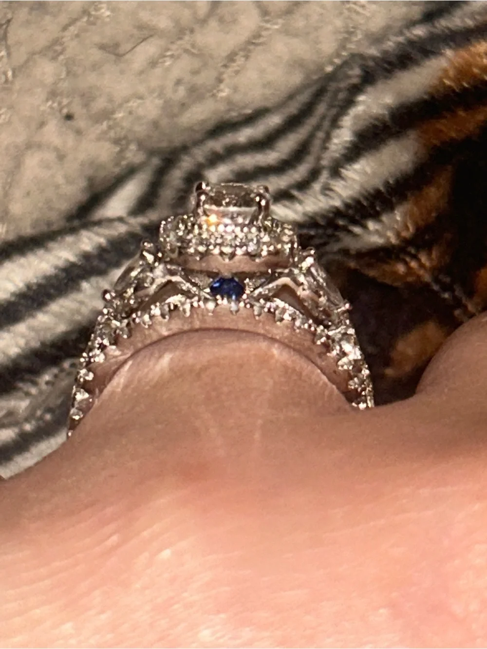 N/A elegant halo
