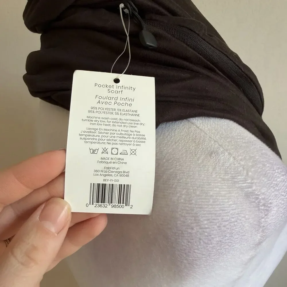 NWT Beyond Yoga Black Pocket Infinity Scarf Hidden Zipper Pocket Yoga Workout
