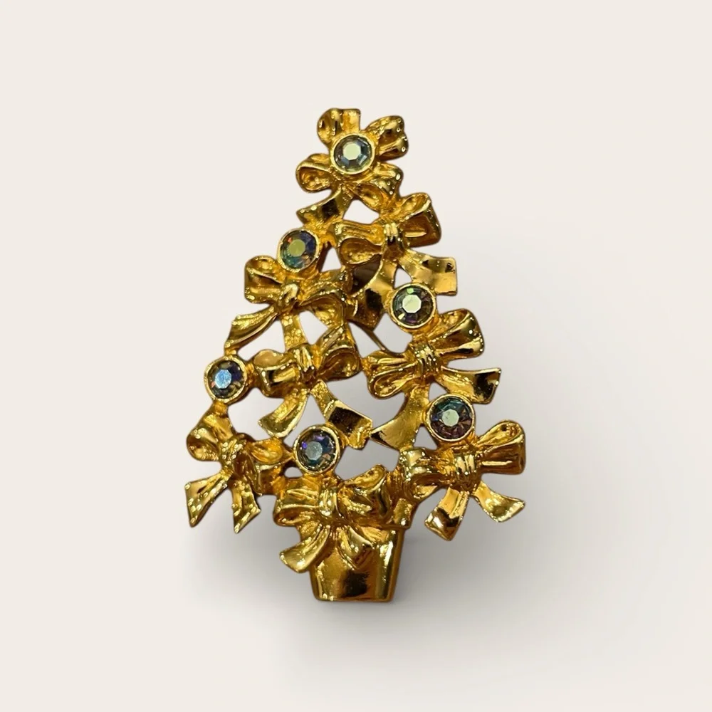 Vintage AVON Christmas Tree Pin Brooch Iridescent‎ Stones Gold Tone Bow
