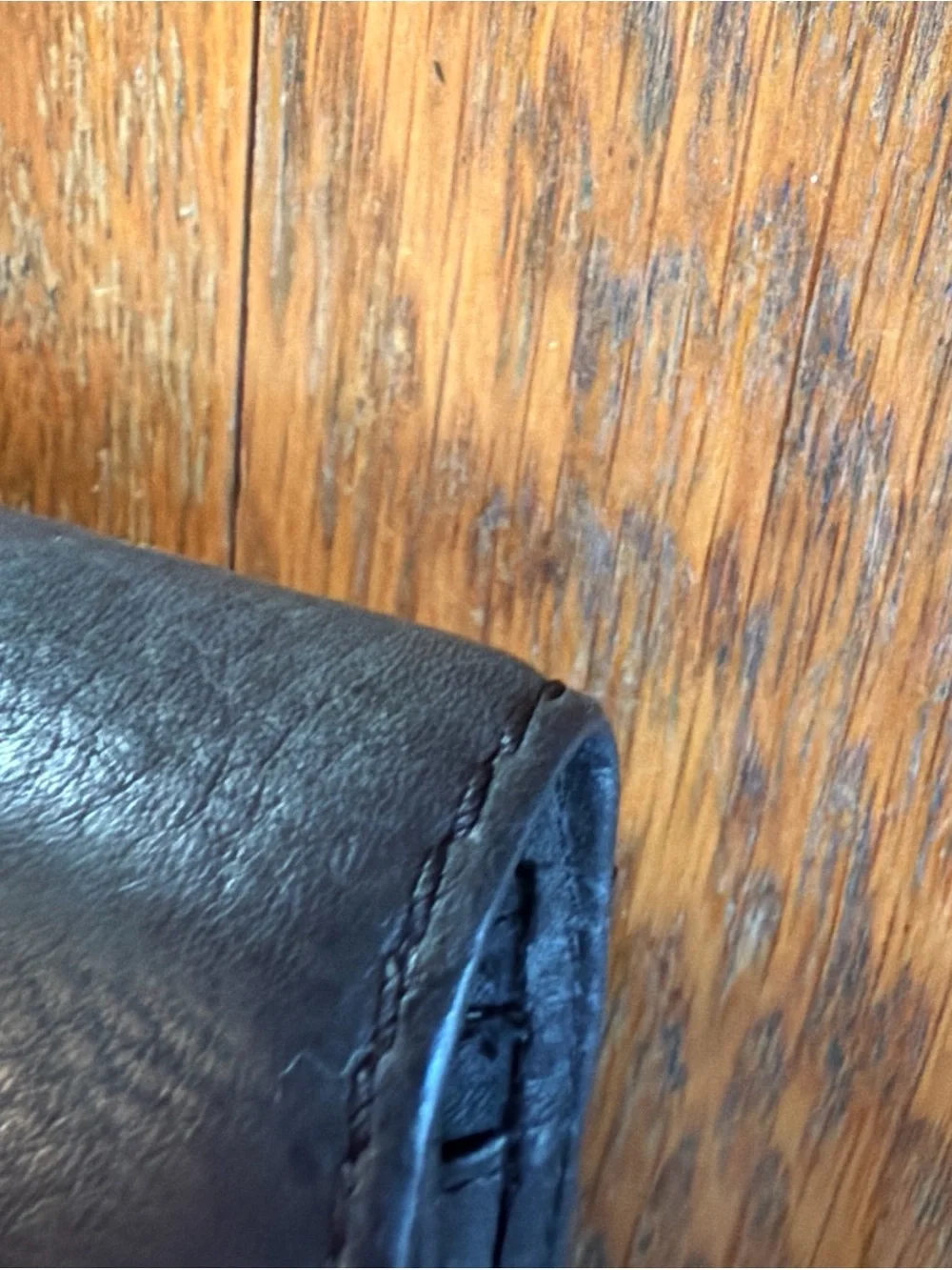 Fossil compact leather