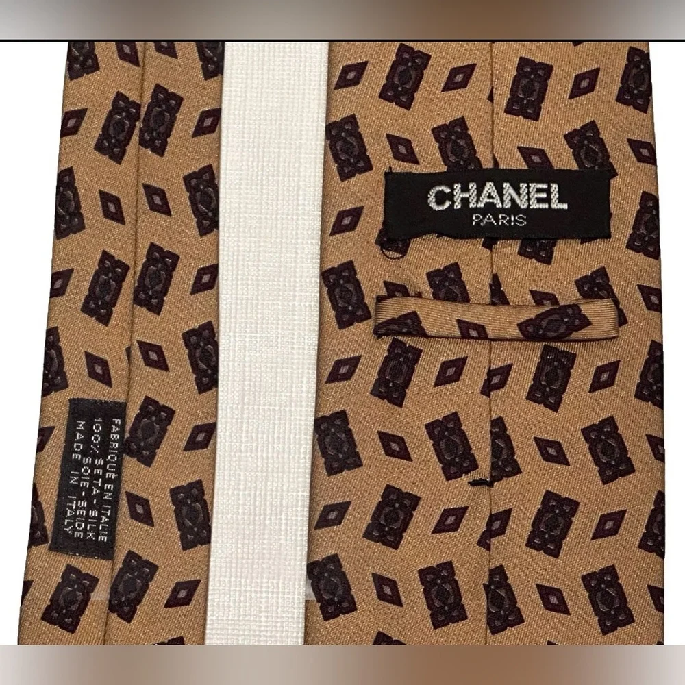 CHANEL PARIS 100% SILK NECK TIE HAND MADE ITALY MENS 55.5 In 3.25 PREOWNED