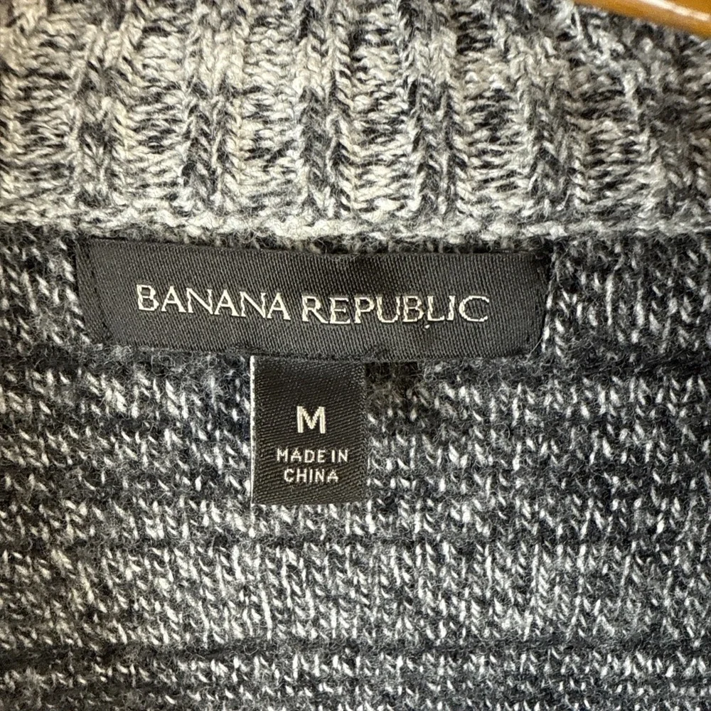 Banana Republic embrace touch