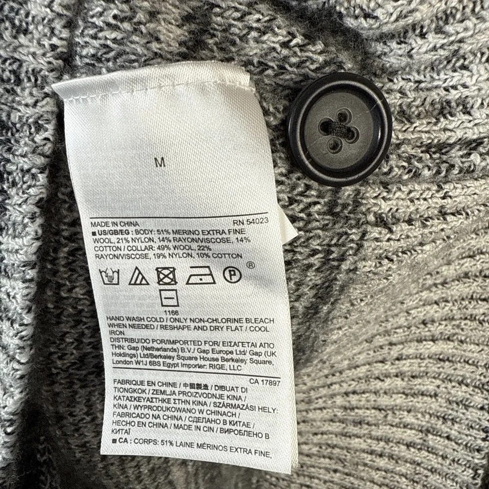 Banana Republic embrace touch