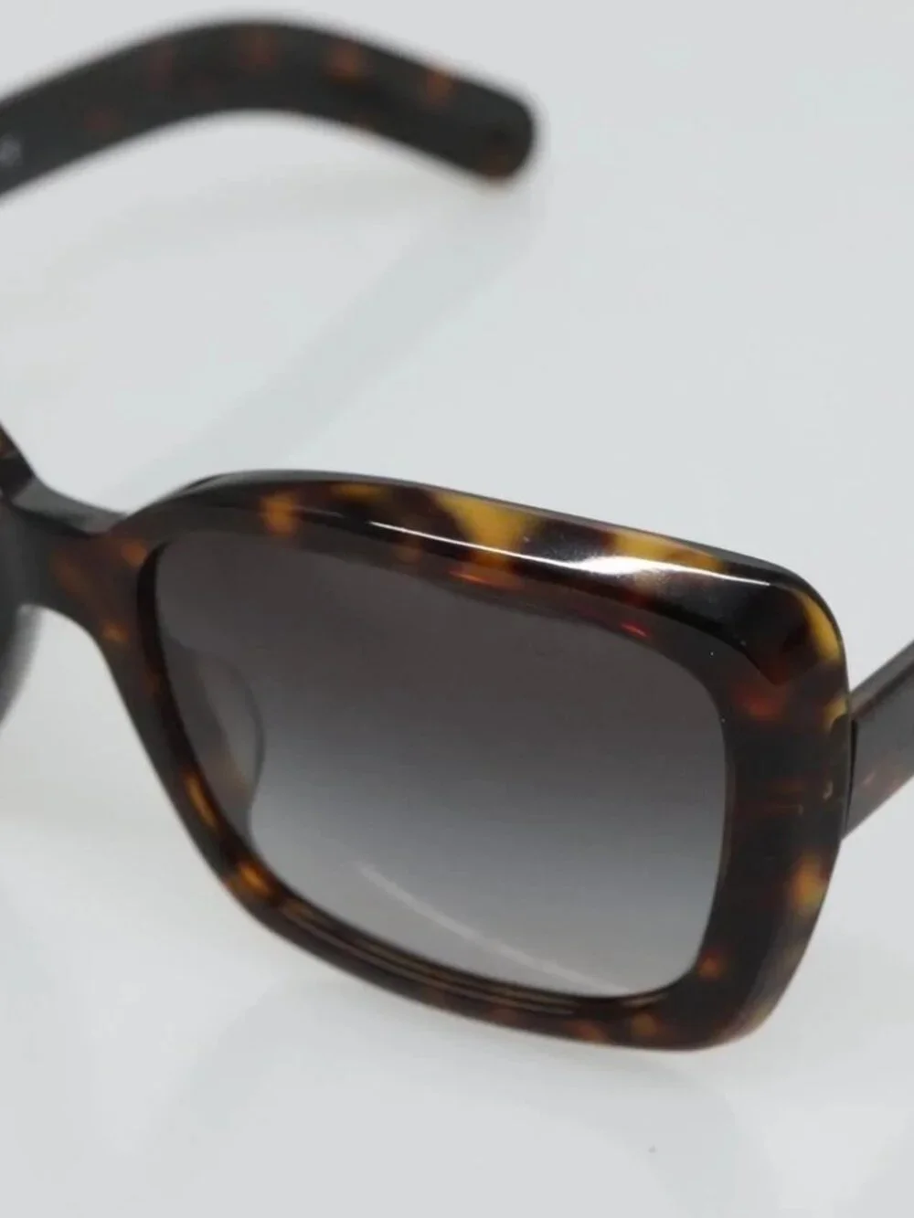 CHANEL brand	chanel color	brown