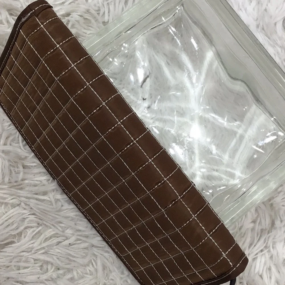lug chic brown