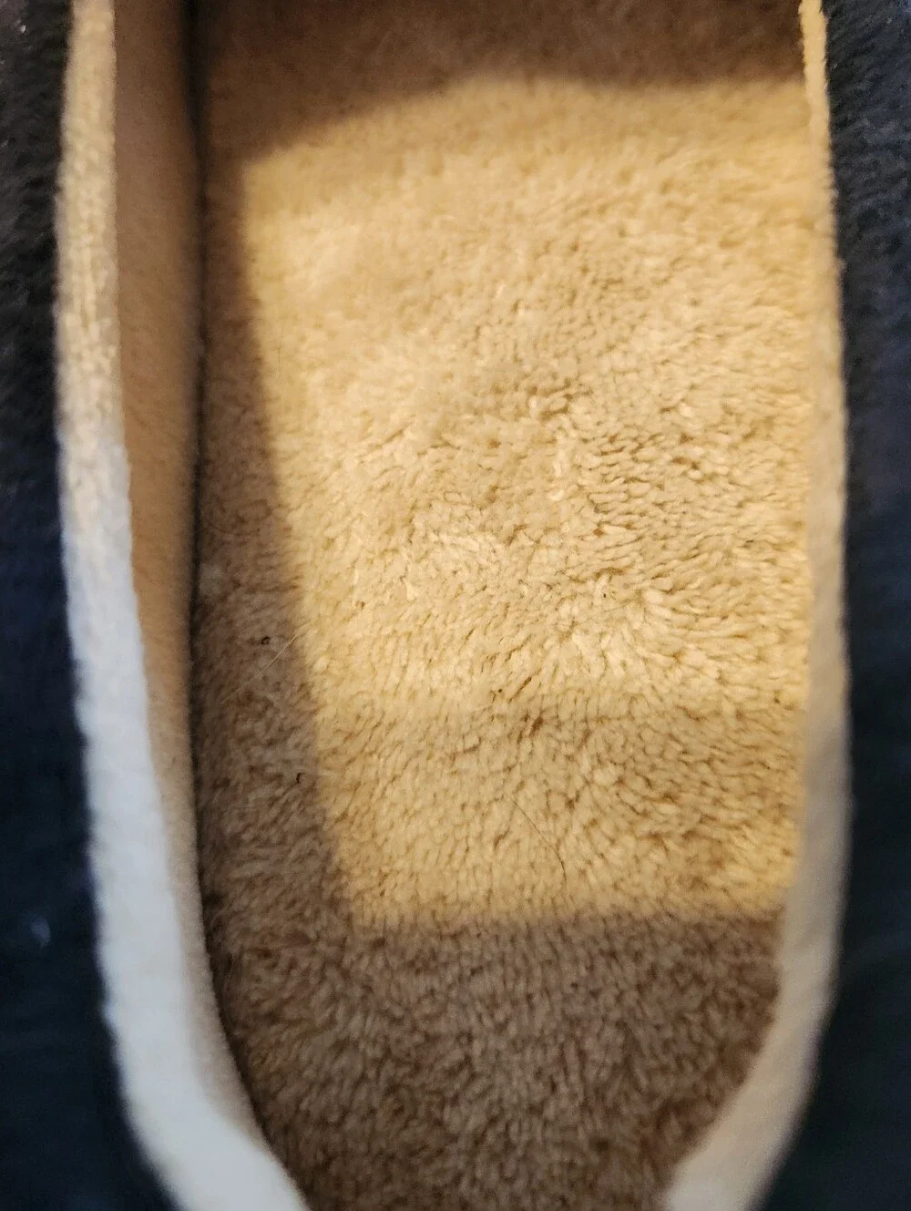 isotoner soft black