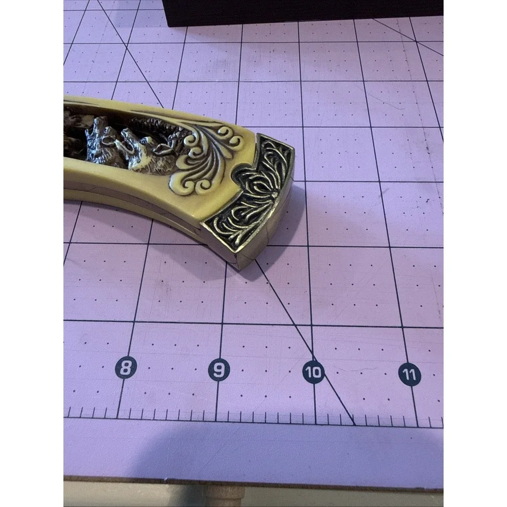 Wolf‎ Carved Handle Collectible Knife In Original Box