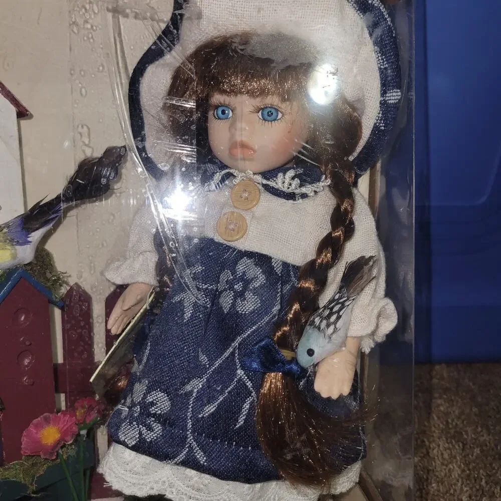 Collector's Choice‎ Limited Edition Porcelain Doll – Girl with Birds & Birdhouse