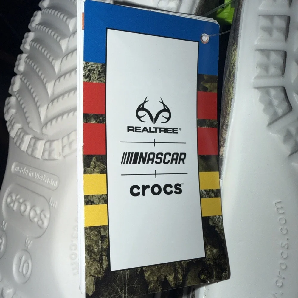 NEW‎ CROCS X Nascar Realtree Camo Classic Clog w Jibbitz Men's 8 Women's 10 NWT