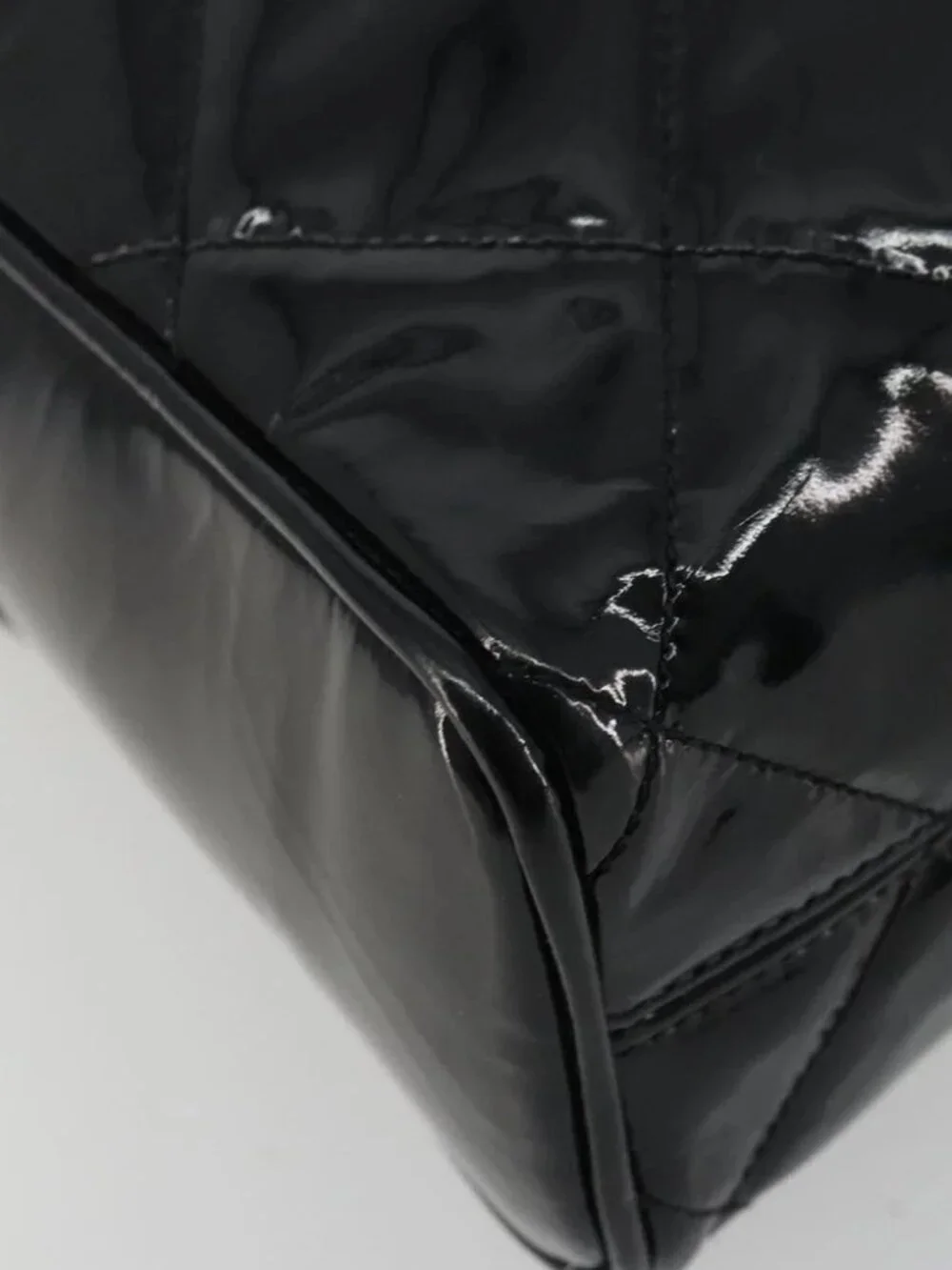 CHANEL Matelasse Chain Shoulder Bag Patent Leather Black Gold CC Auth YKZ1501