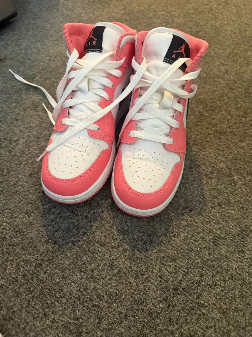 Nike jordan accents base
