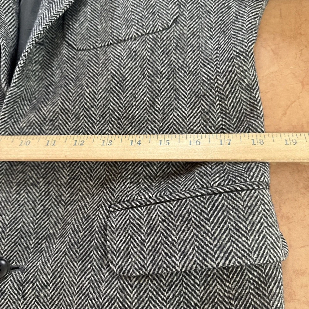 Vtg Gap Gray Herringbone Tweed Wool Blazer Jacket Sport Coat USA Made 38R Slim