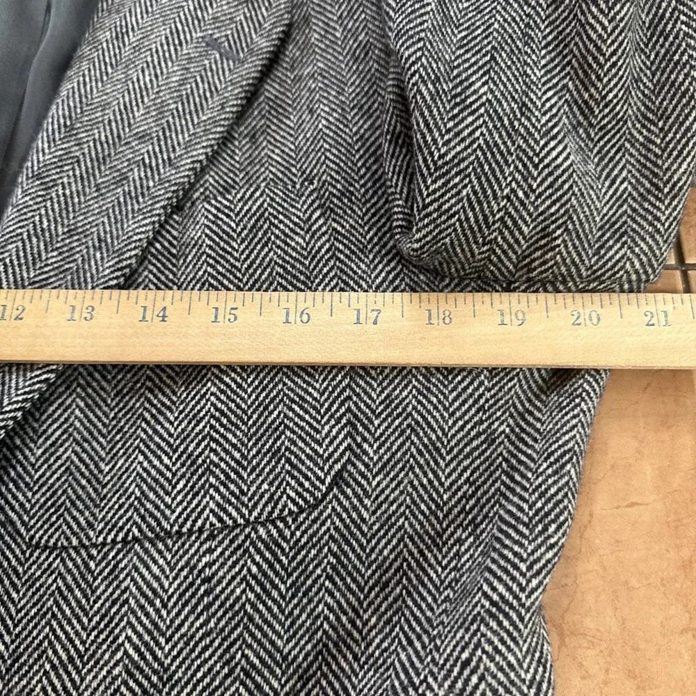 Vtg Gap Gray Herringbone Tweed Wool Blazer Jacket Sport Coat USA Made 38R Slim