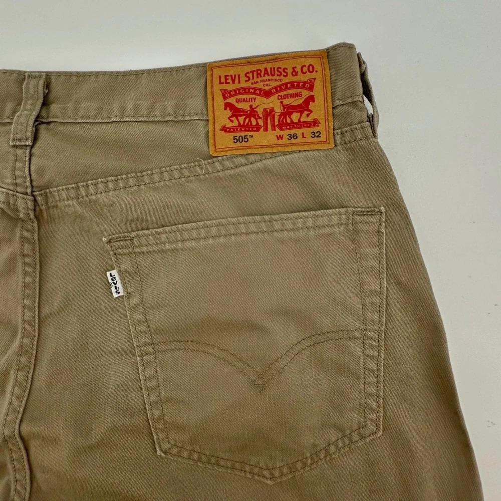 Levis color lightly
