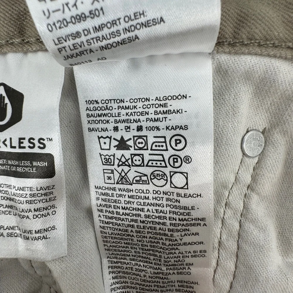 Levis color lightly