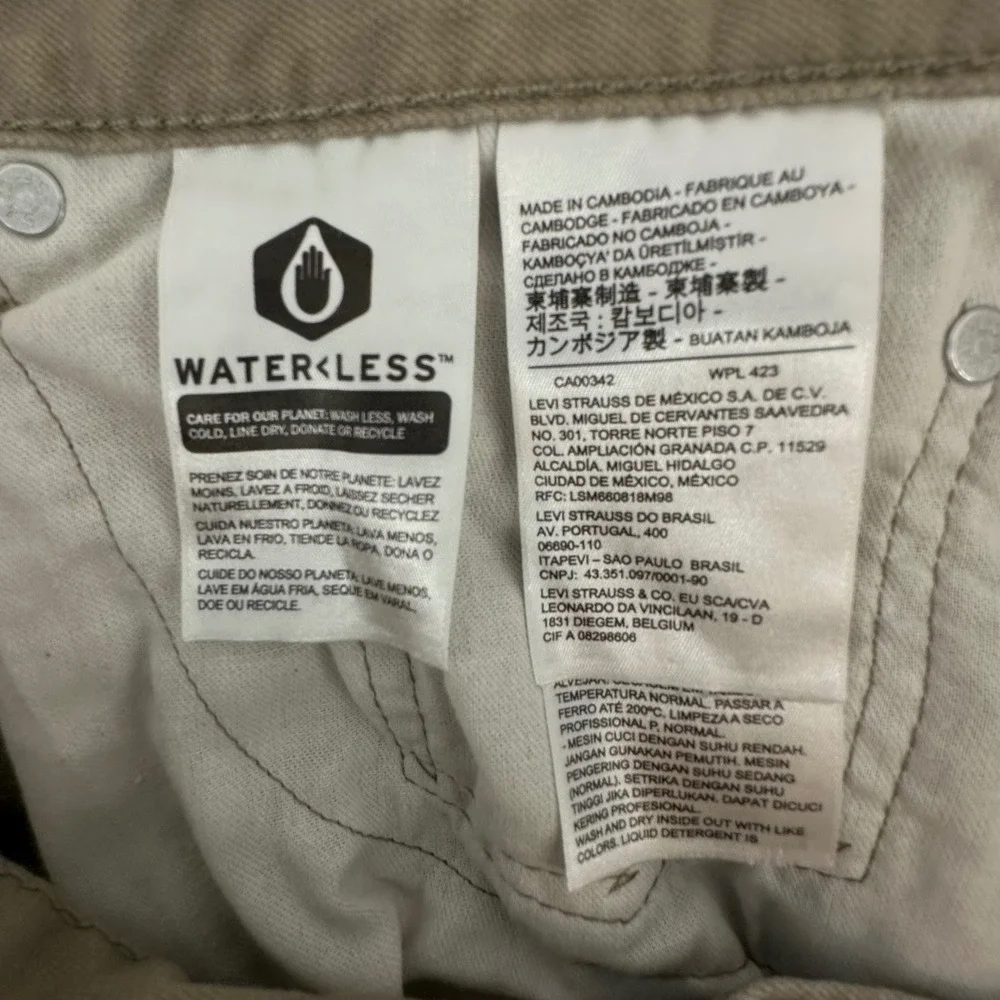Levis color lightly