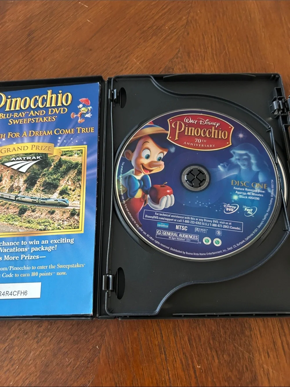 Disney Classic DVD Bundle — Sleeping Beauty, Snow White, Pinocchio, Bambi