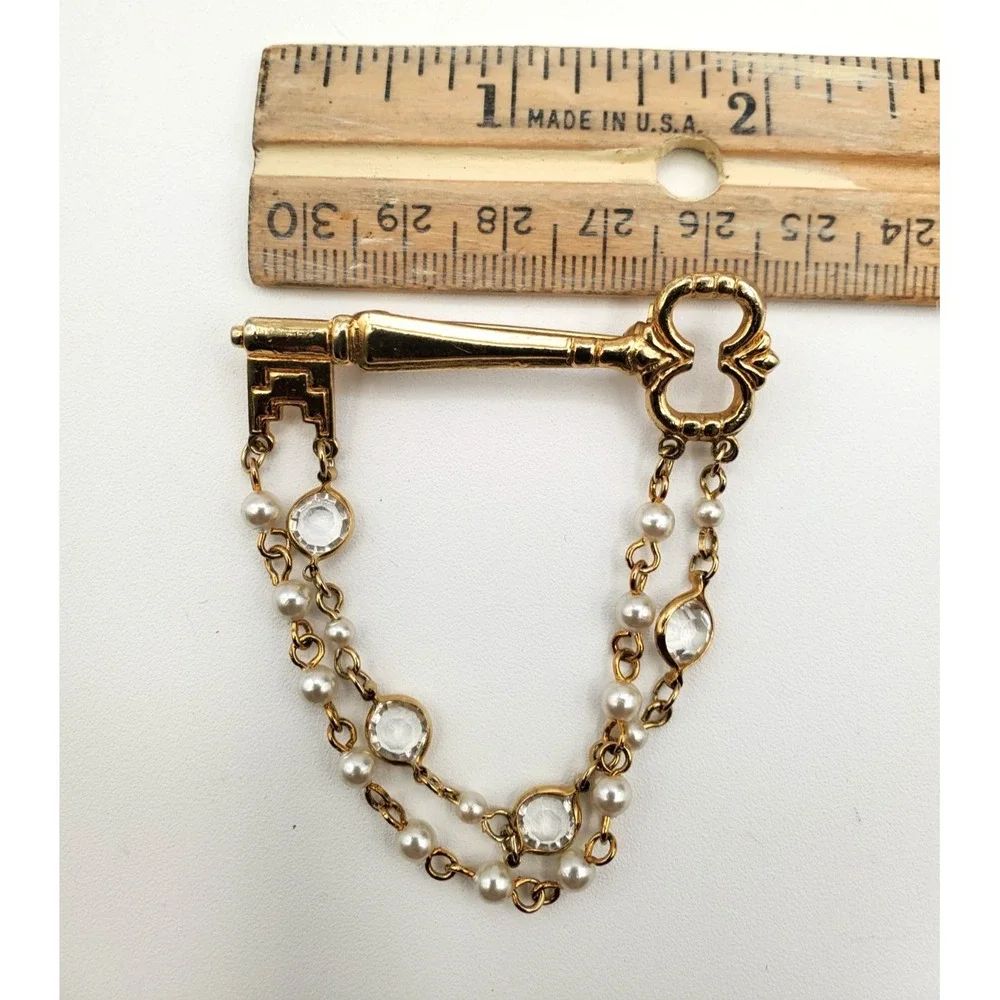 The Unbranded Brand vintage elegance collection