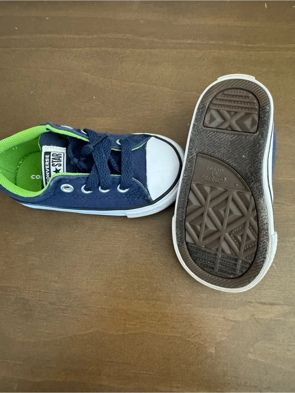 Converse low top