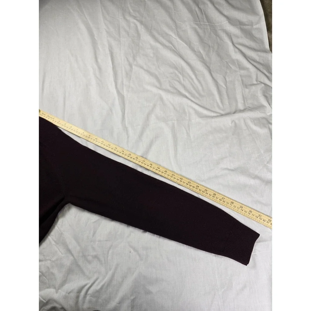 Banana Republic sweater production