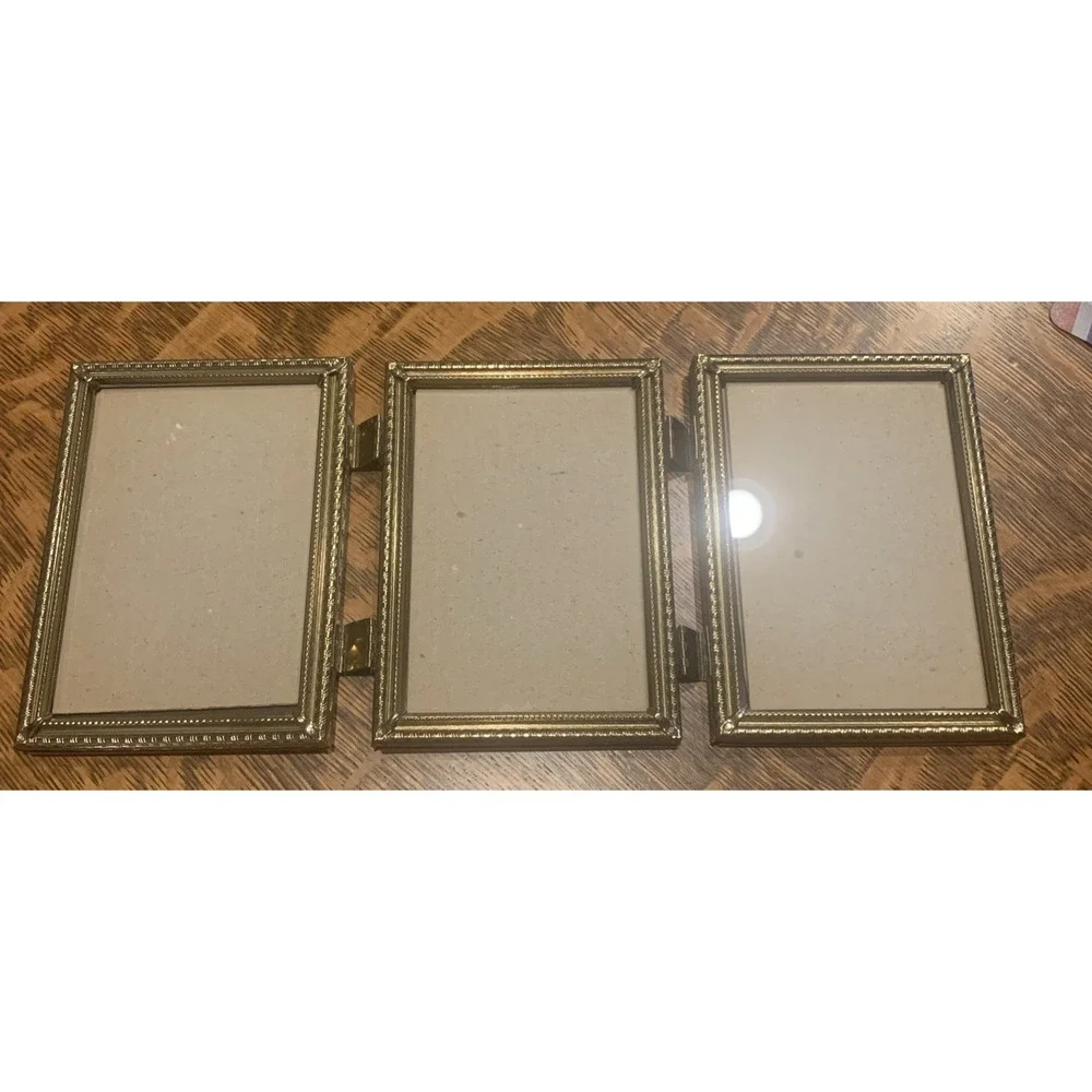 Vintage MCM Hinged Gold Tone‎ Ornate Metal Picture Frame Tri Fold 5x7