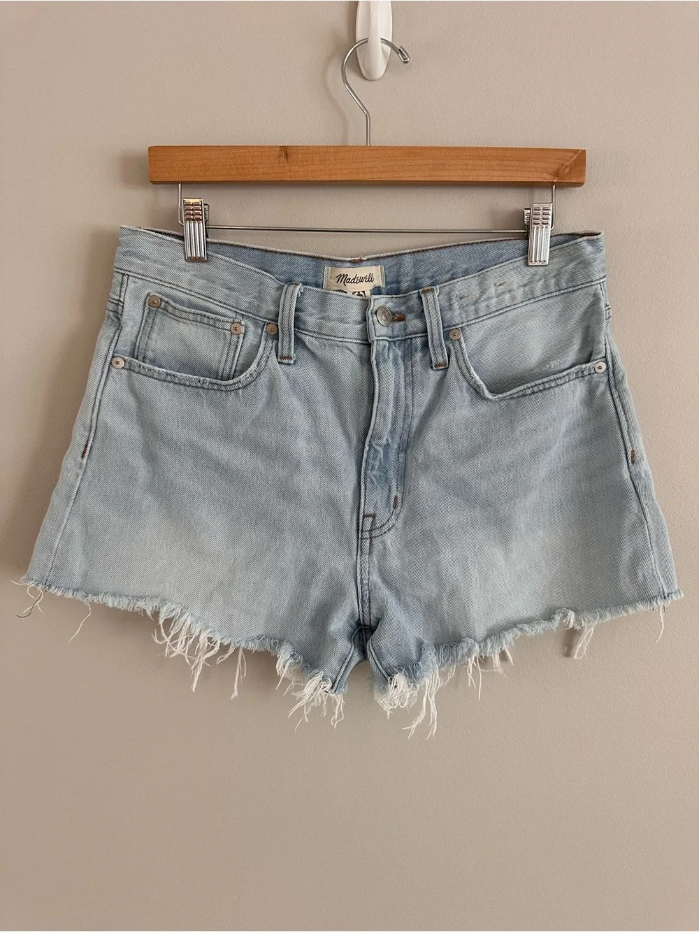 Madewell Relaxed Denim Shorts Cutoff Light Wash 100% Cotton Raw Hem Size 28