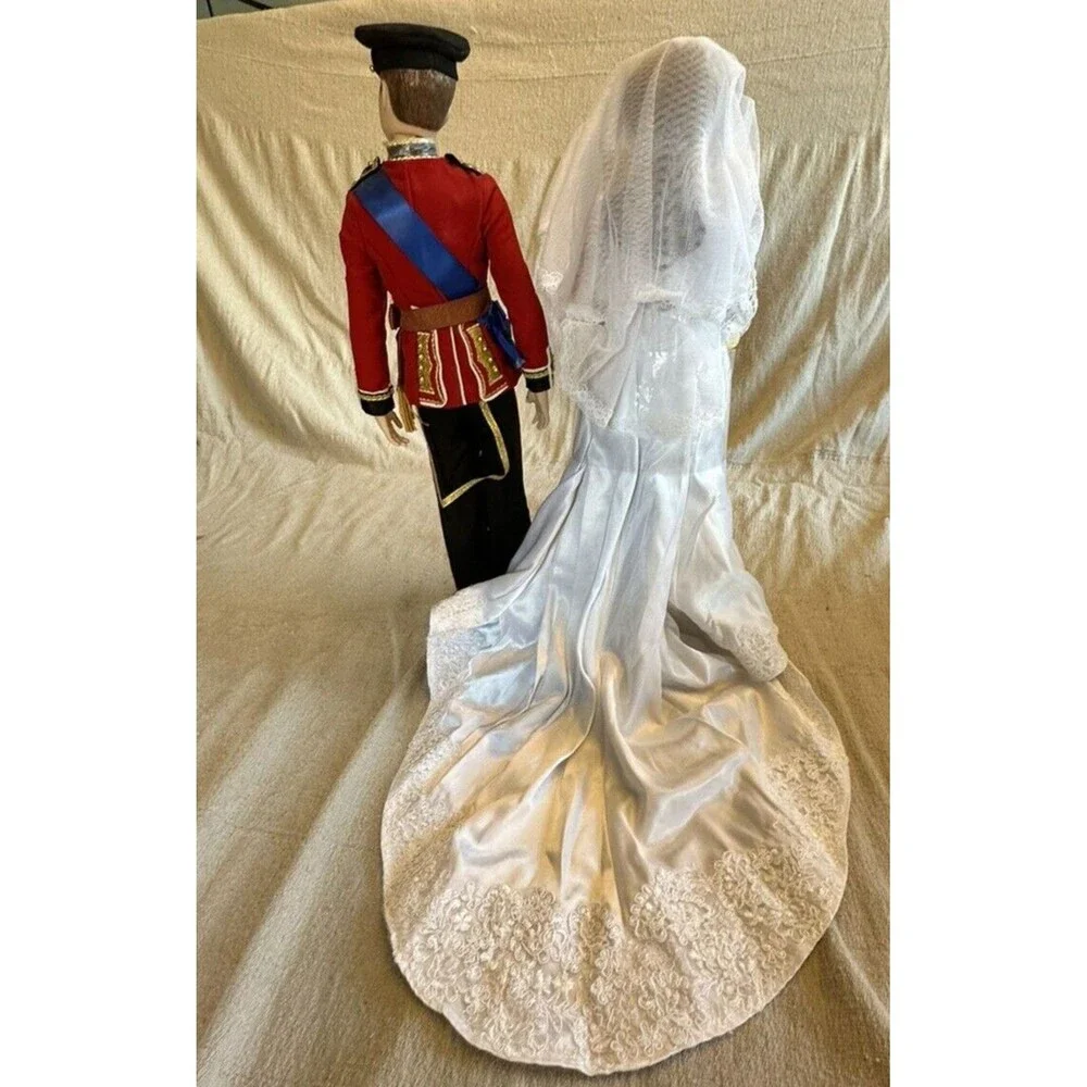 The Princess Kate Middleton Bride Prince William Groom Doll Danbury Complete